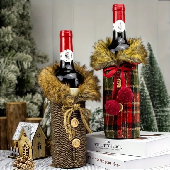 Wine bottle gift cover, NIP, brown chevron, faux fur collar, buttons, 9.8”x5.9” - Picture 6 of 6